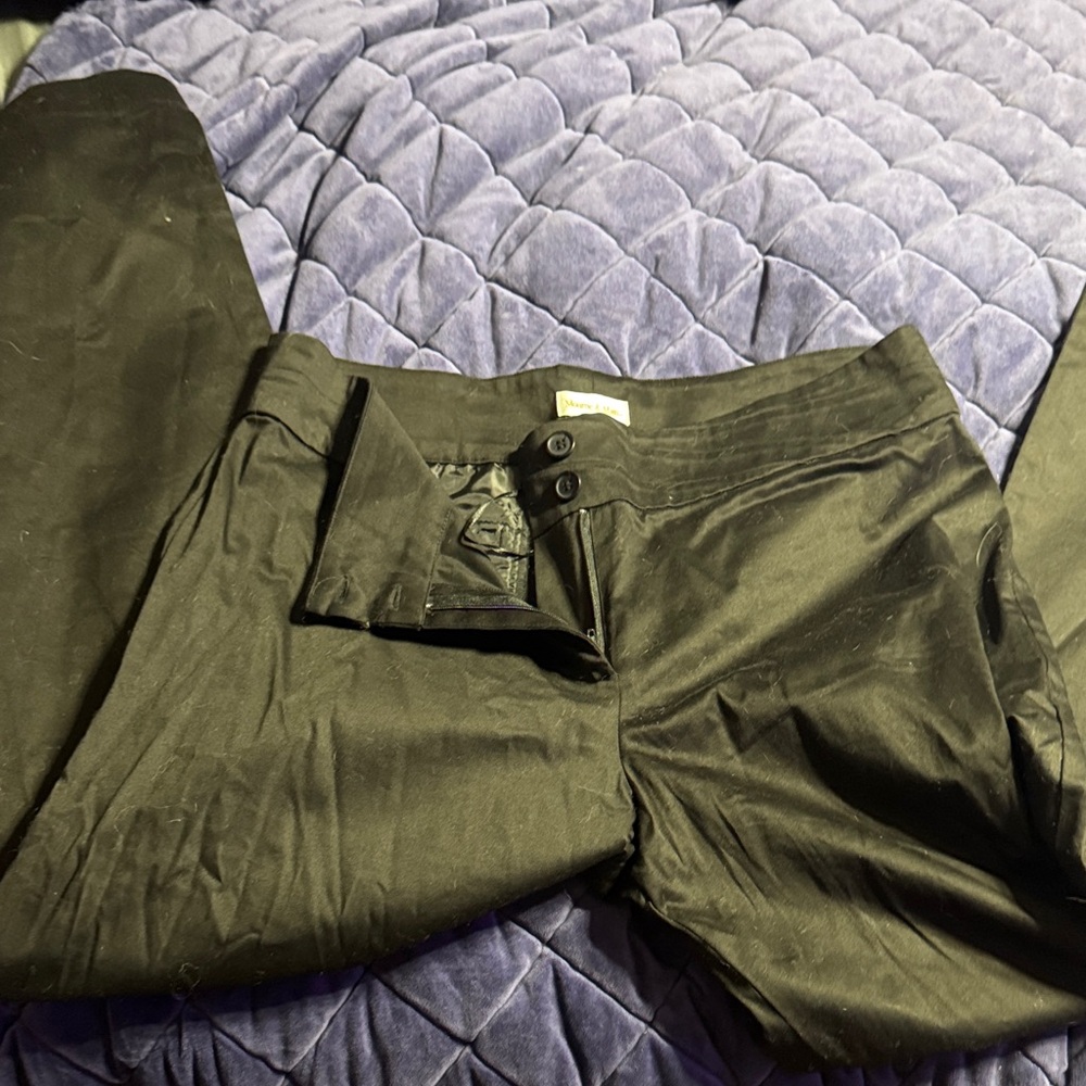 Monroe & Main Black Straight Leg Pants